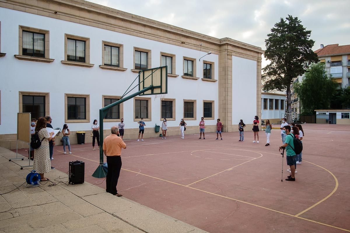 Andalucía aprueba una oferta de empleo público con 3.390 plazas para docentes. Alumnos de un instituto de Jerez, en una imagen reciente.