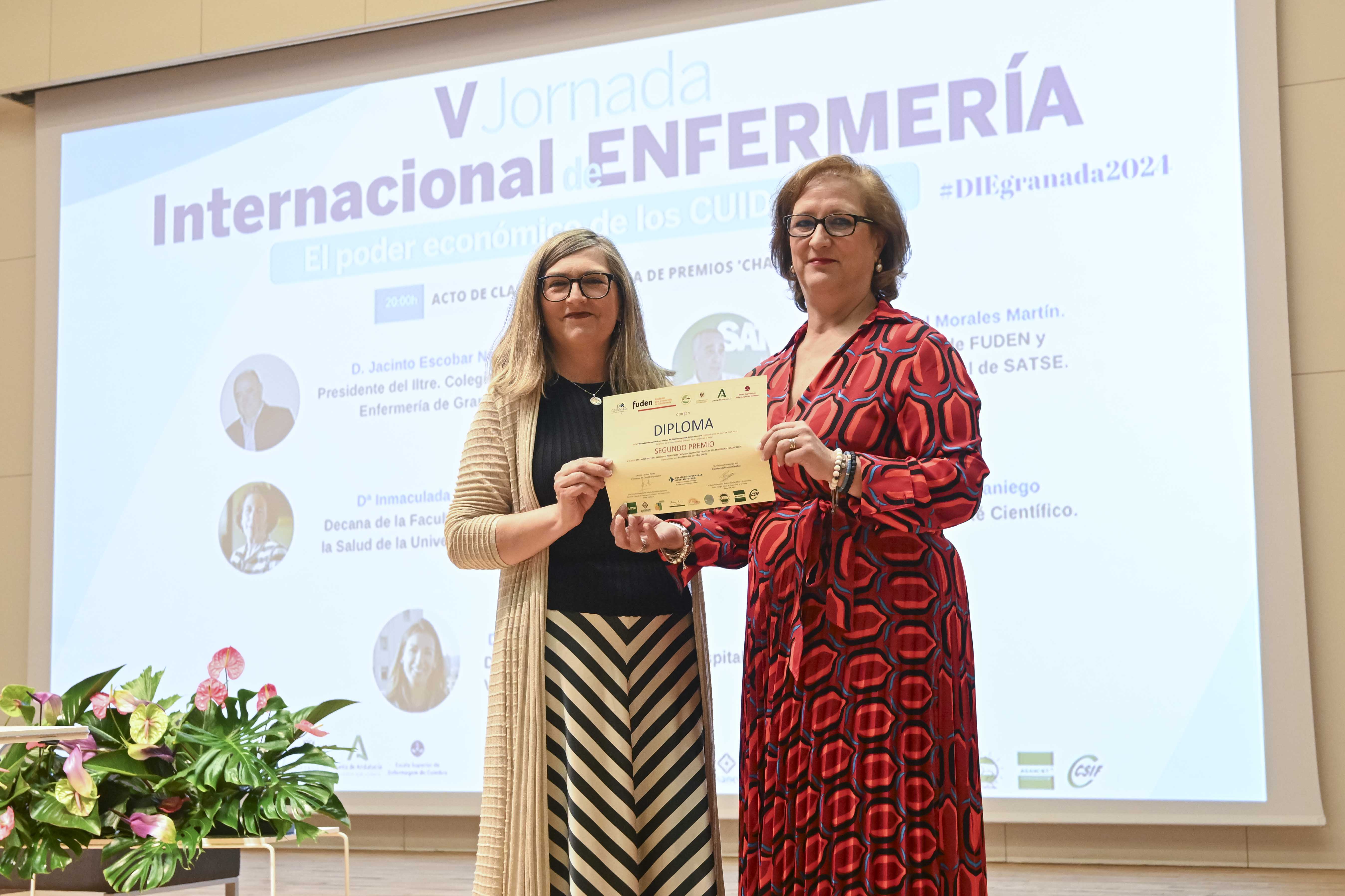 Eva Manuela Cotobal, matrona del Hospital Universitario de Jerez galardonada en la V Jornada Internacional de Enfermería. Eva Manuela Cotobal, matrona del Hospital Universitario de Jerez galardonada en la V Jornada Internacional de Enfermería.
