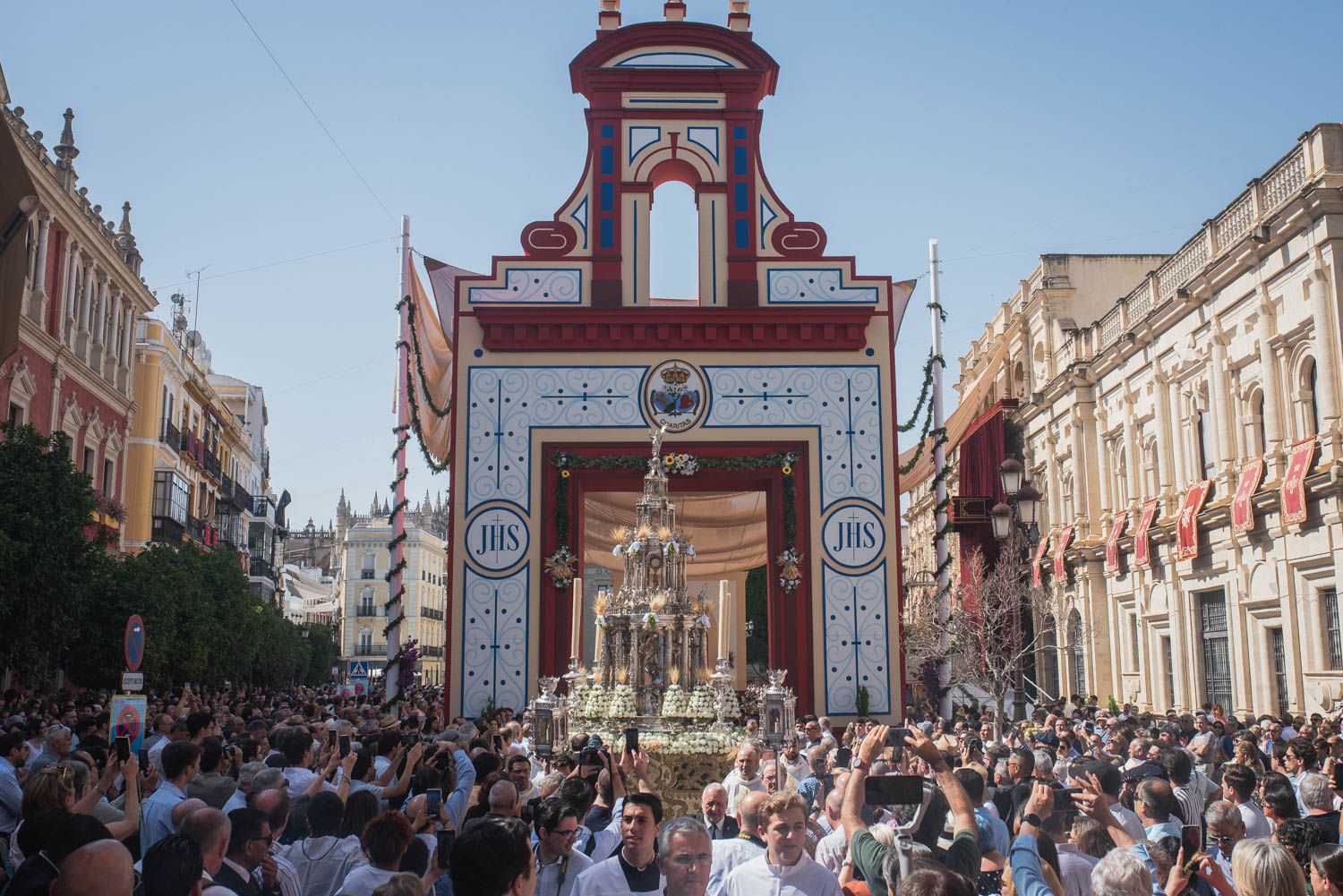 El Corpus pasando por la plaza de San Francisco.