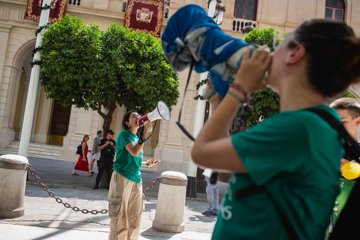 La manifestación de Sevilla por los servicios públicos, en imágenes