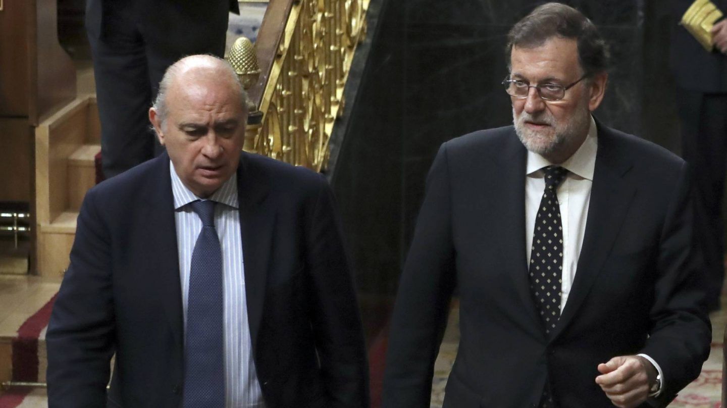 Fernández Díaz y Rajoy, en una imagen de elplural.com