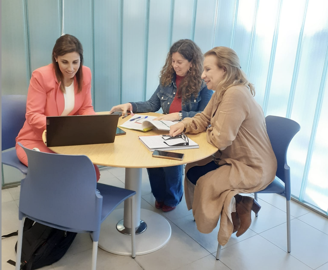 Responsables del Patronato de turismo en el proceso de implantación. 