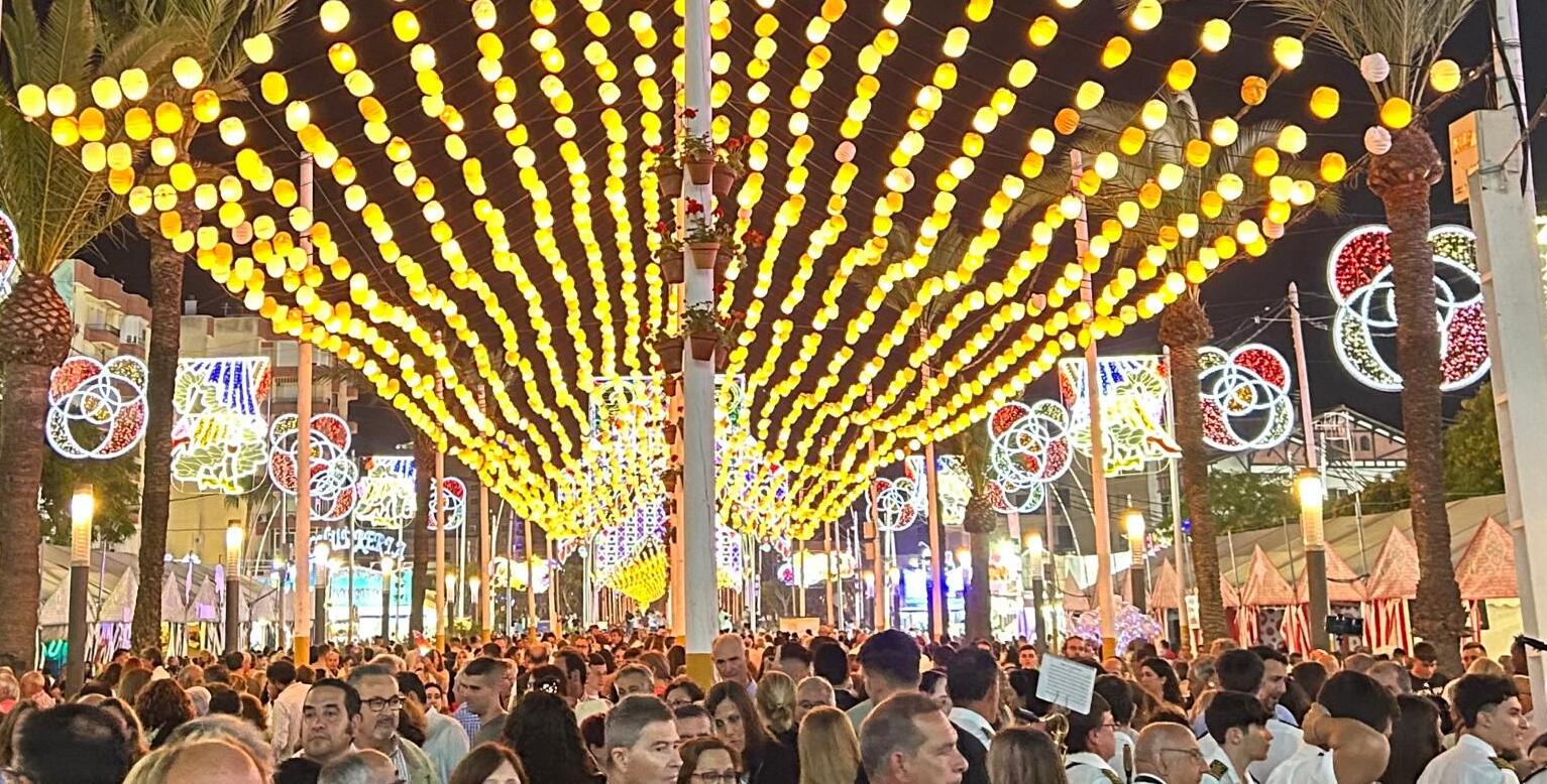 La Feria de la Manzanilla de Sanlúcar en una imagen de archivo de la Calzada de la Duquesa. 