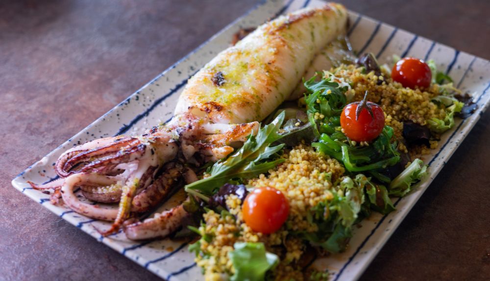 Plato de pescado fresco.