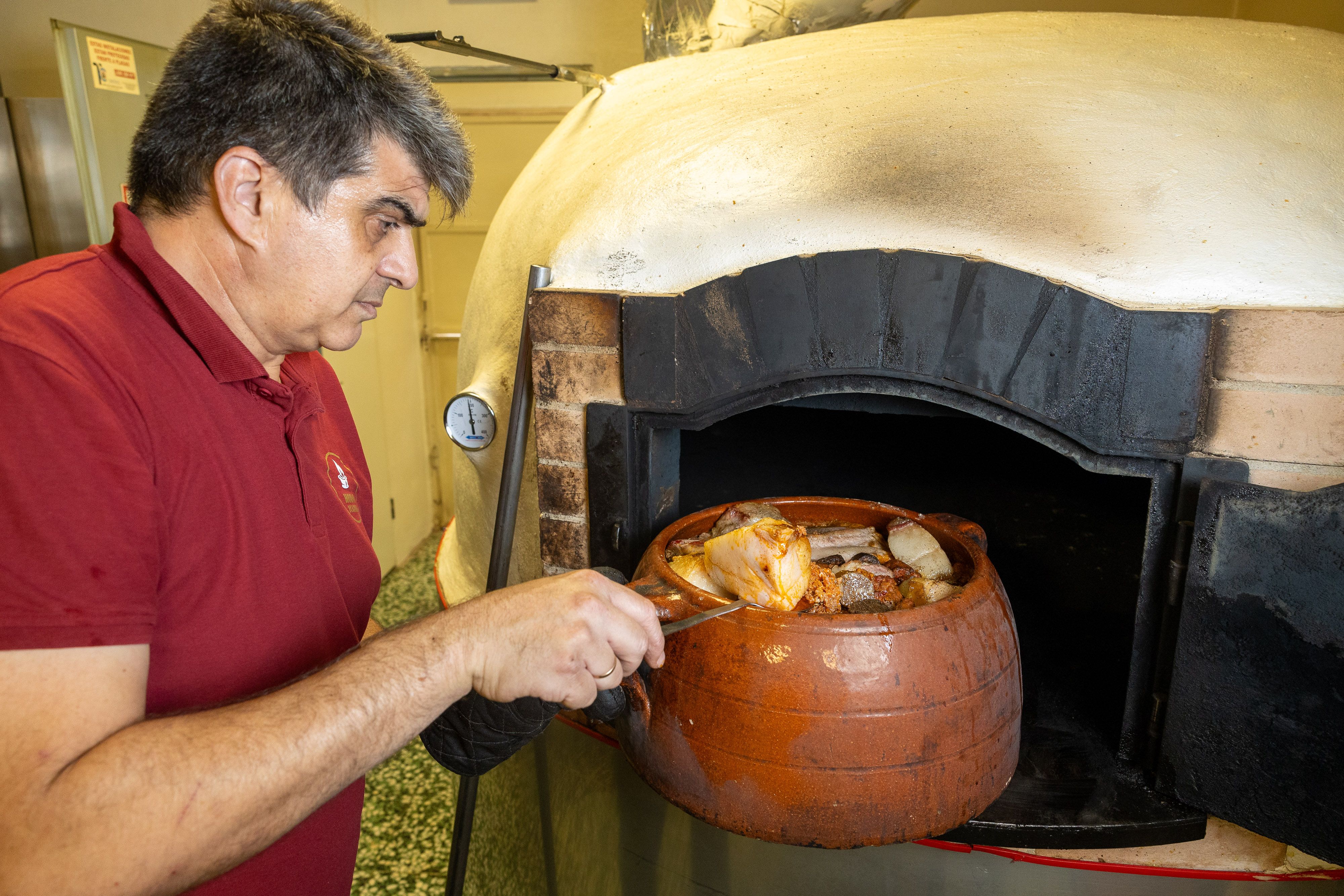 Pablo Jaén impulsó junto a su mujer Rocío Parra, Horno y Cazuela, proyecto que llevan a cabo desde San José del Valle.