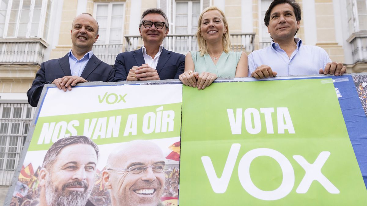 De izda. a dcha., Ignacio Soto, Manuel Gavira, Blanca Armario y Antonio Fernández, este viernes en Jerez, en un acto de Vox en la recta final de la campaña de las europeas.