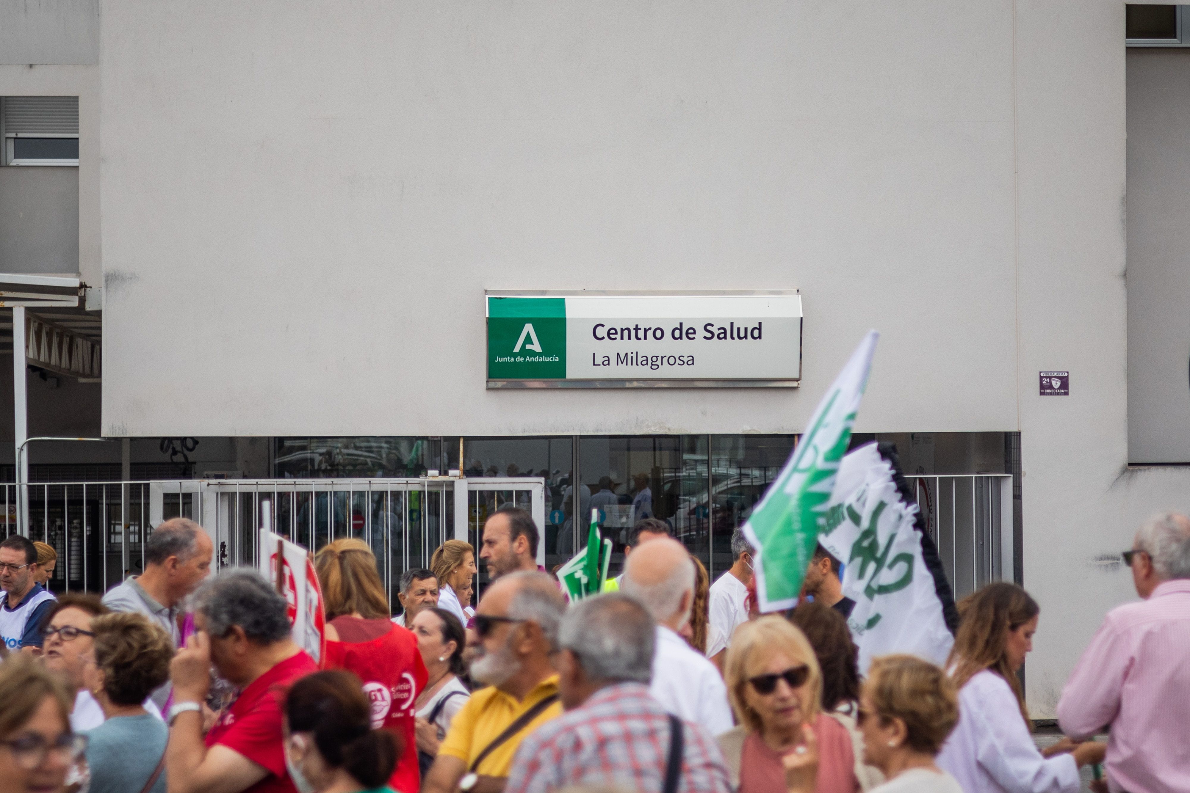 Una protesta en el centro de Salud de La Milagrosa, del SAS.