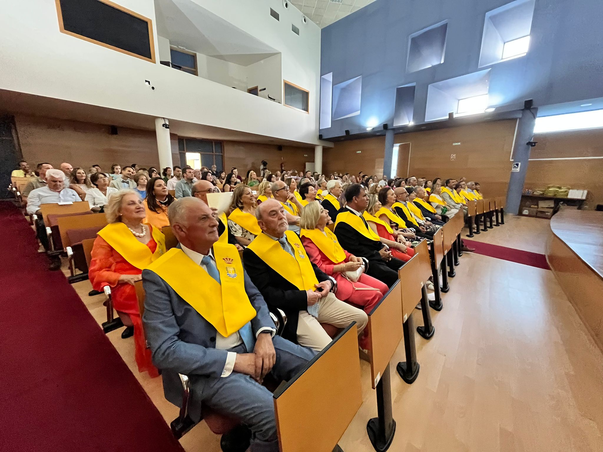 Los alumnos del Aula Universitaria de Mayores Durante la graduación. 