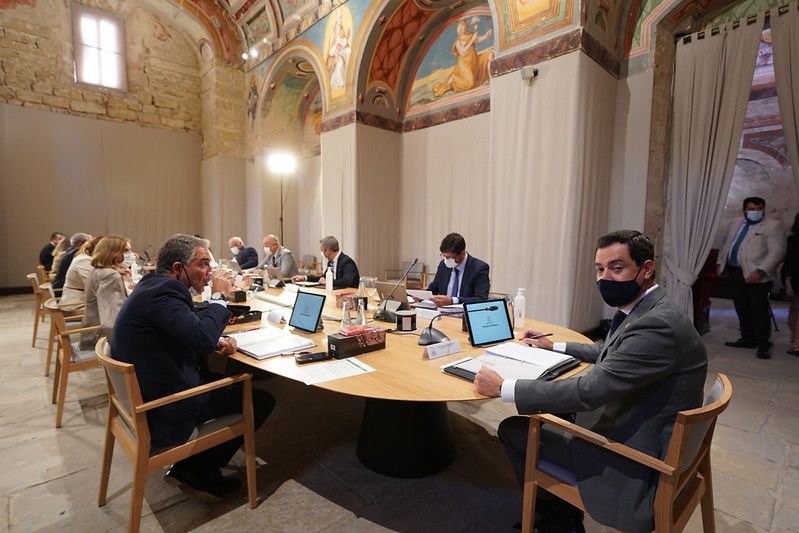 Bendodo y Moreno, este pasado martes en Úbeda, en Consejo de Gobierno. FOTO: JUNTA