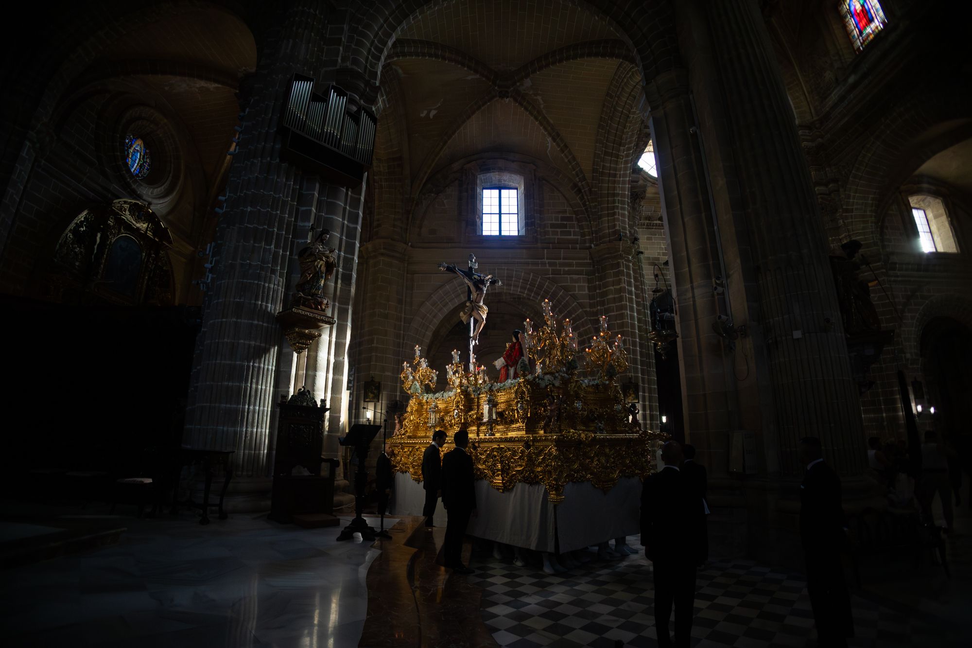 La Lanzada cierra en la calle sus 75 años
