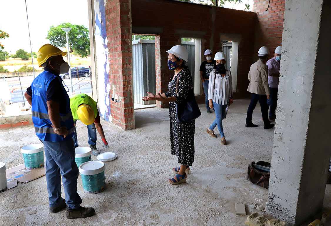 La delegada, durante su visita.