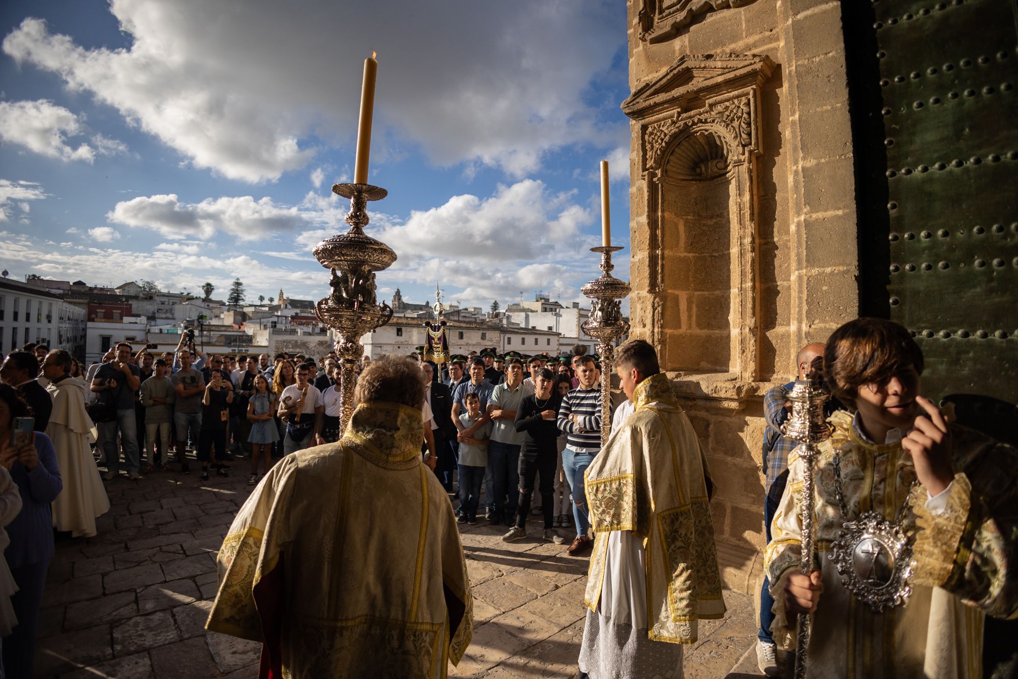 La Lanzada cierra en la calle sus 75 años