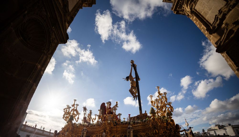 La Lanzada cierra en la calle sus 75 años