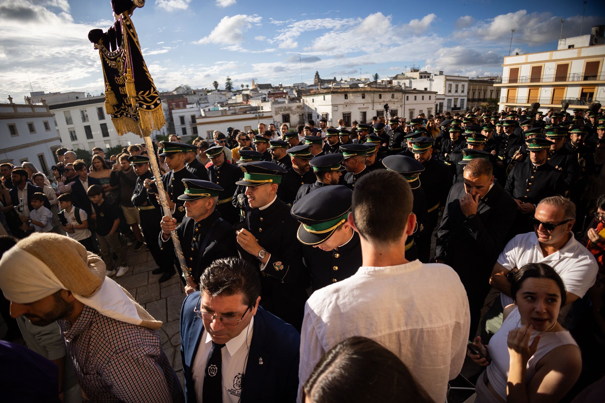 La Lanzada cierra en la calle sus 75 años