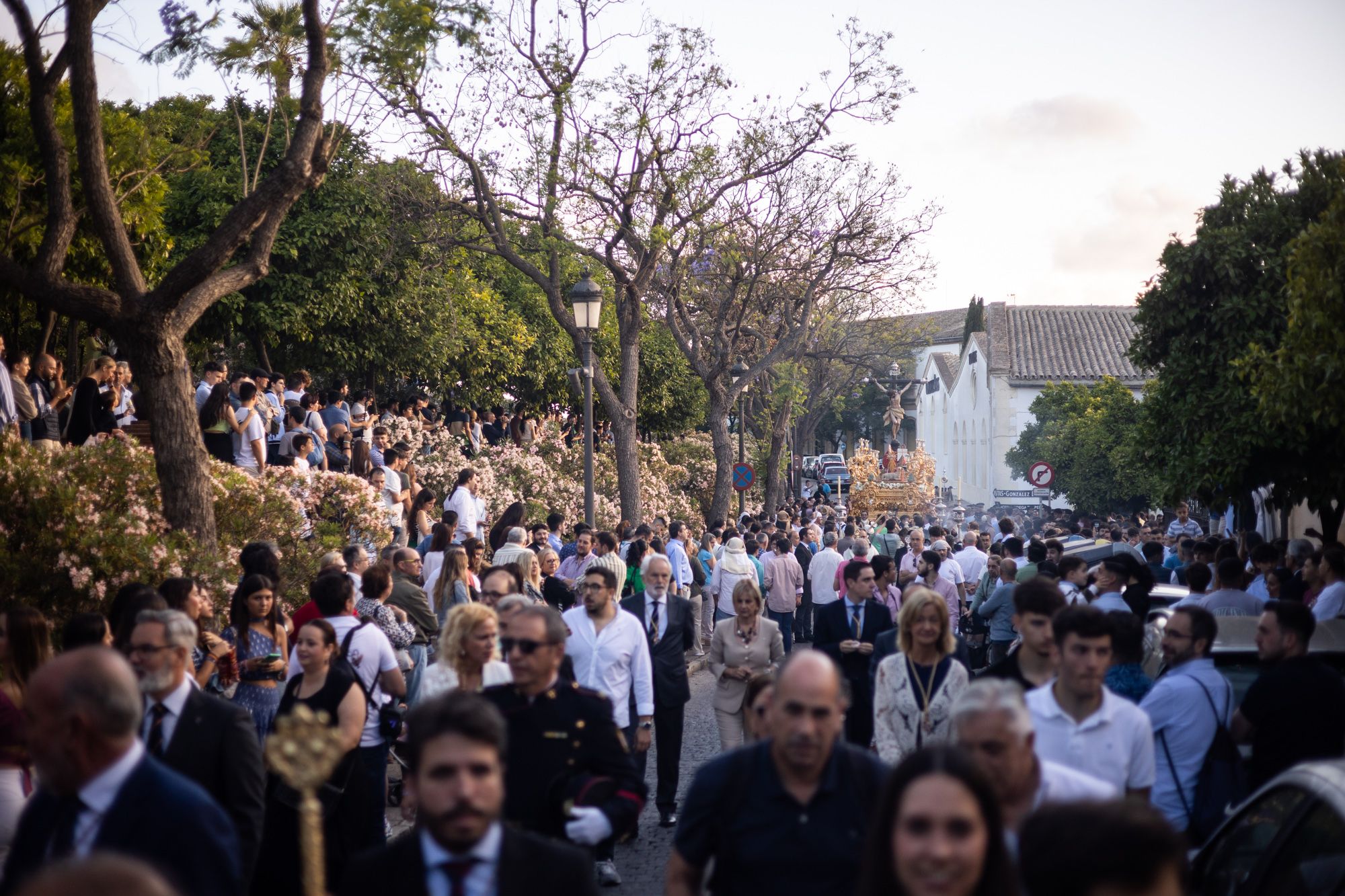 La Lanzada cierra en la calle sus 75 años