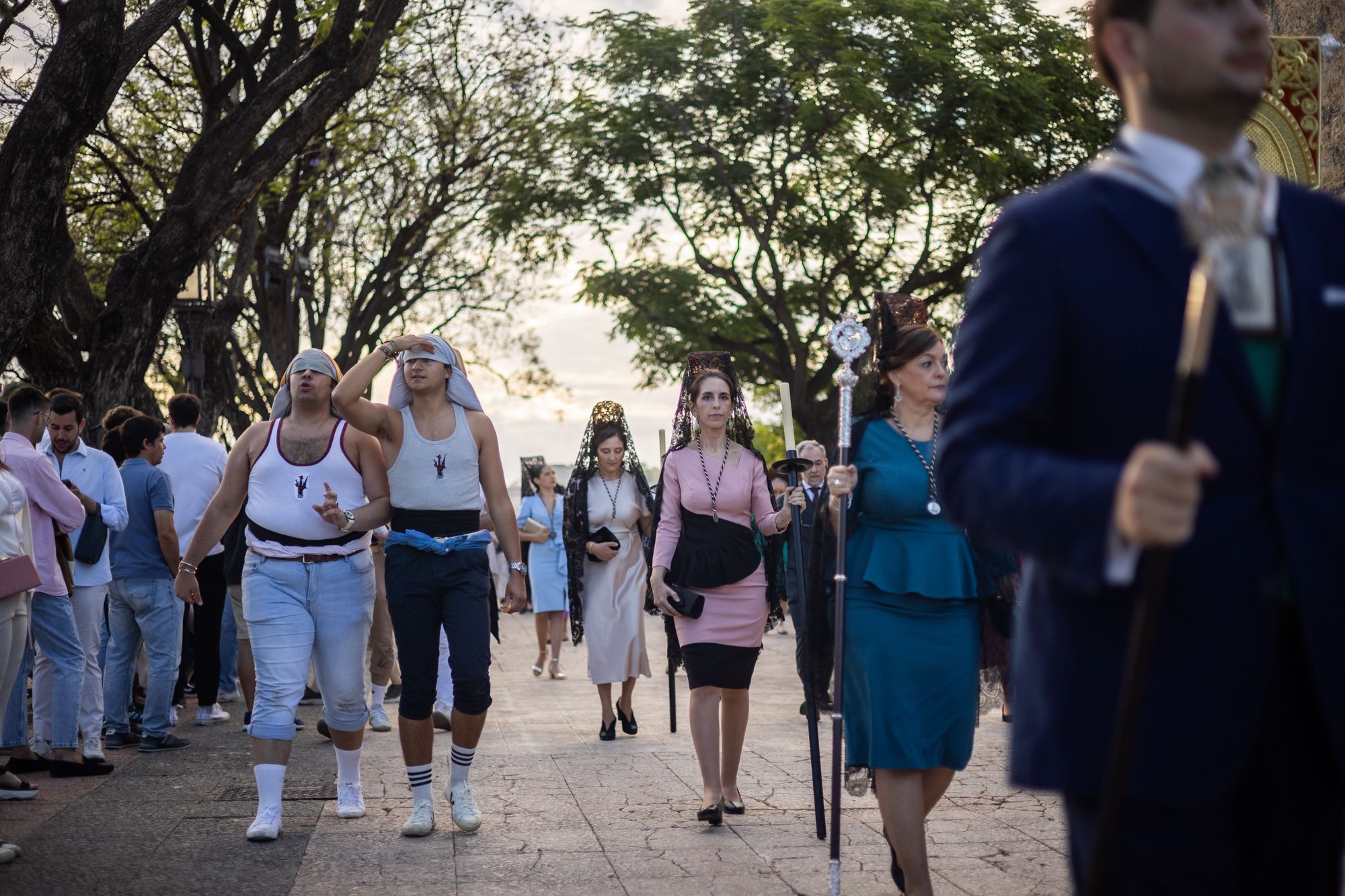 La Lanzada cierra en la calle sus 75 años