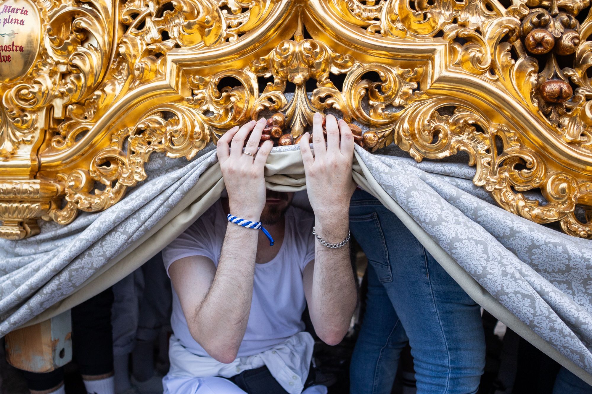 La Lanzada cierra en la calle sus 75 años