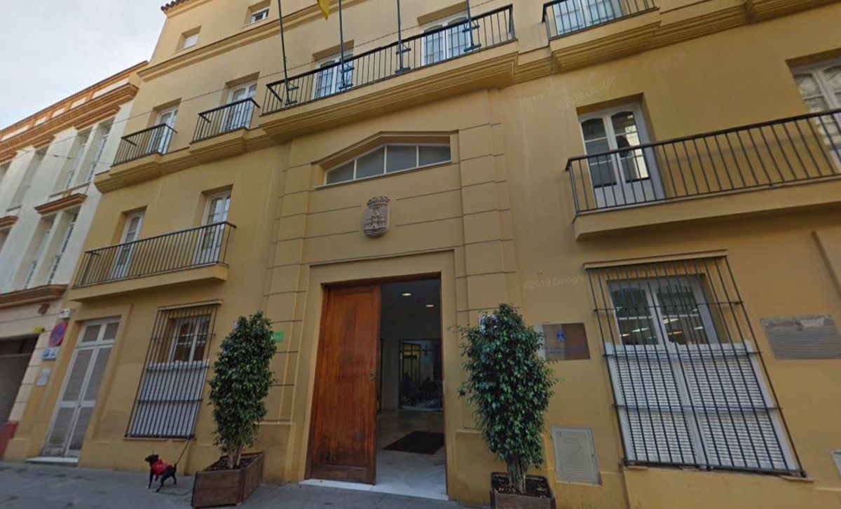 Edificio de la Concejalía de Bienestar Social en El Puerto, en Google Maps. Edificio de la Concejalía de Bienestar Social en El Puerto, en Google Maps.