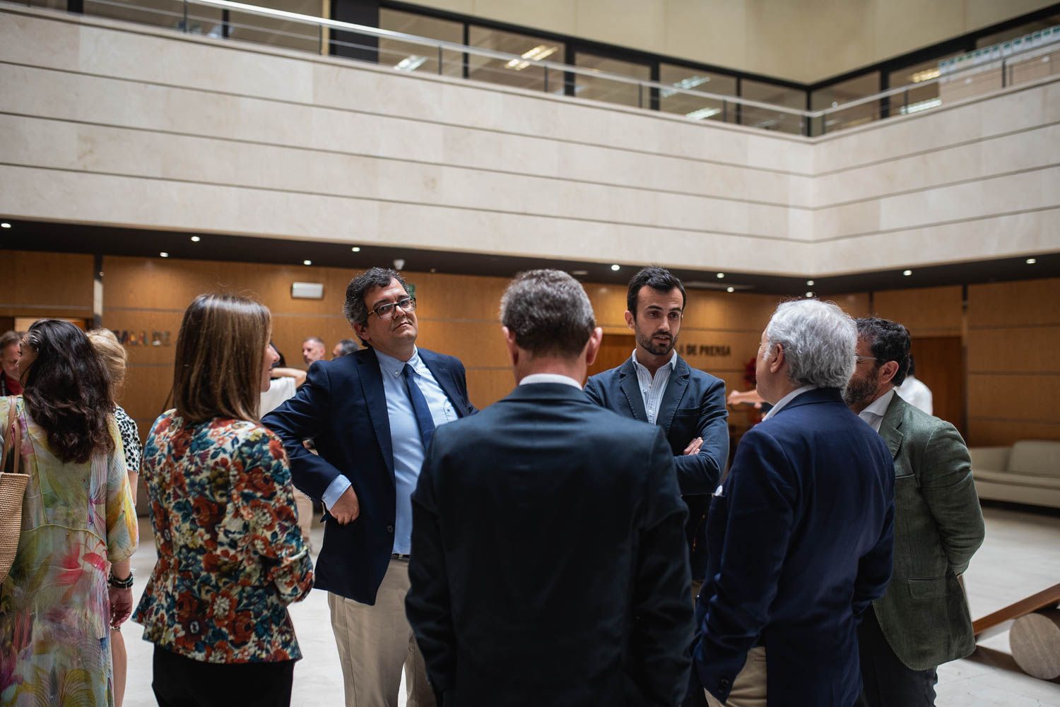 REUNIÓN ACERINOX CONSEJERA EMPLEO DIRECTIVOS COMITÉ EMPRESA CONSEJERÍA EMPLEO 4