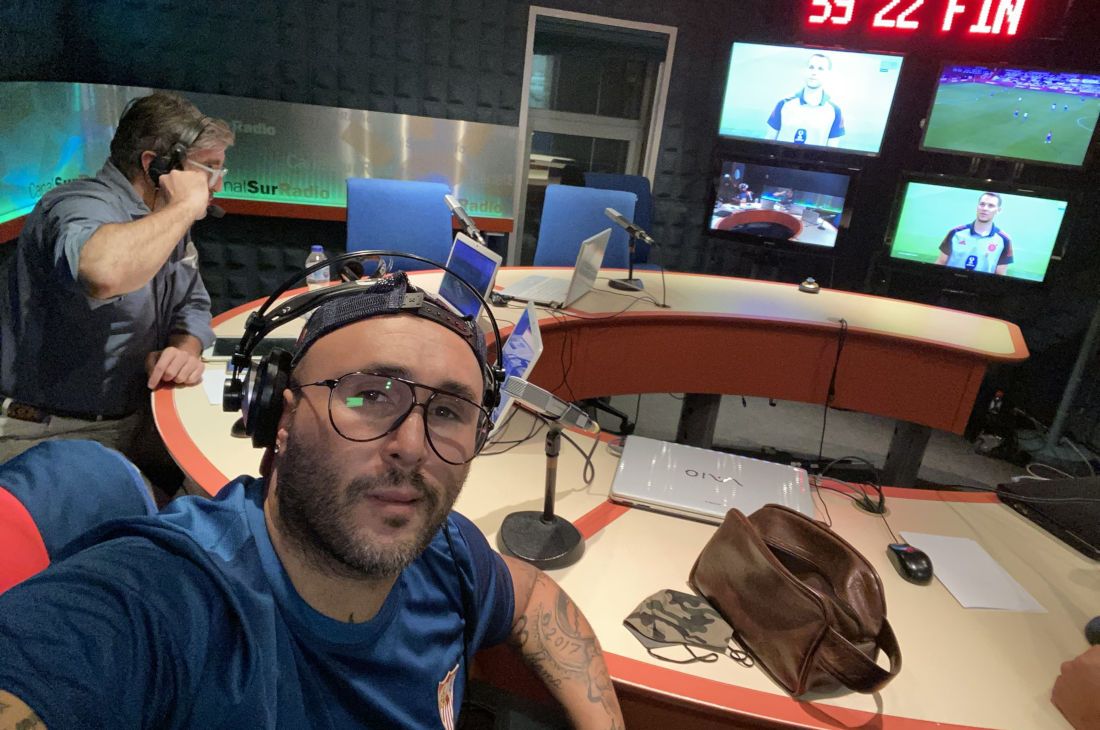 Kiko Rivera, en el estudio de radio de Canal Sur, en una imagen hecha pública por él mismo este jueves.