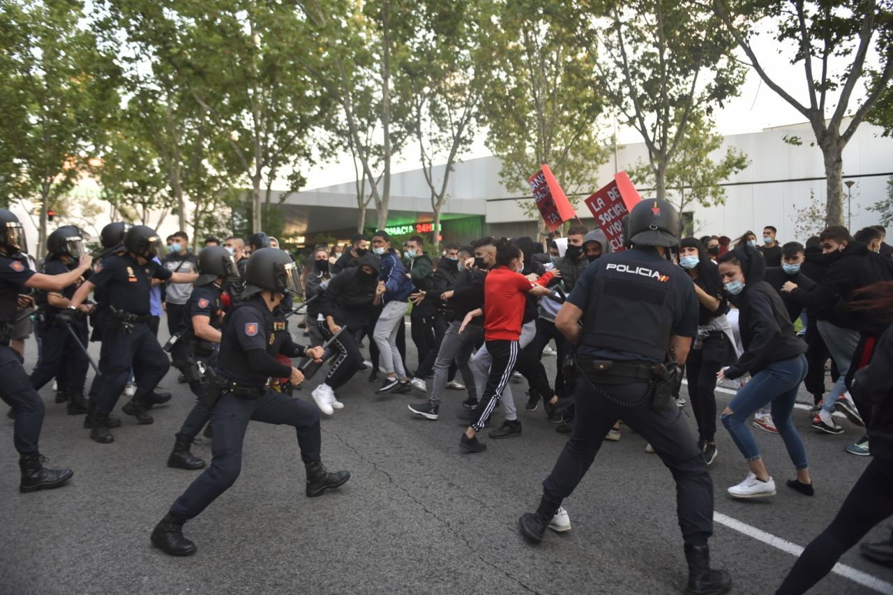 Disturbios en Vallecas, este pasado jueves. FOTO: VALLECAS SE DEFIENDE