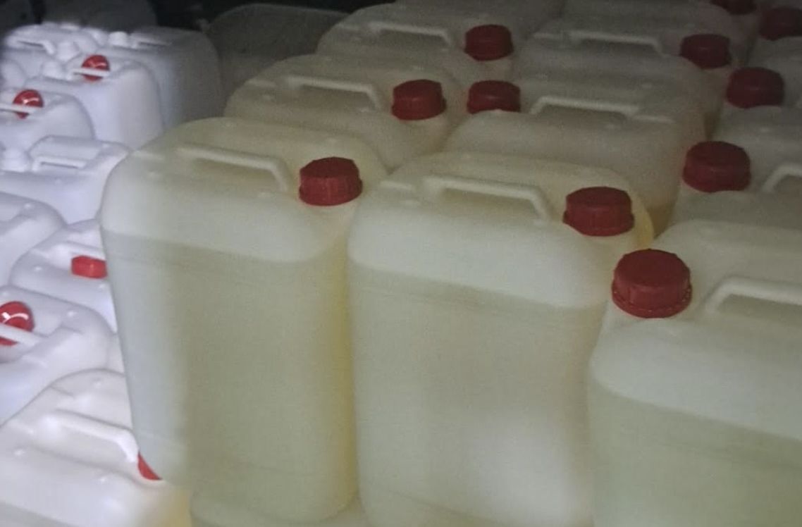 En la imagen, gasolina incautada por la Policía en Jerez, el pasado sábado.