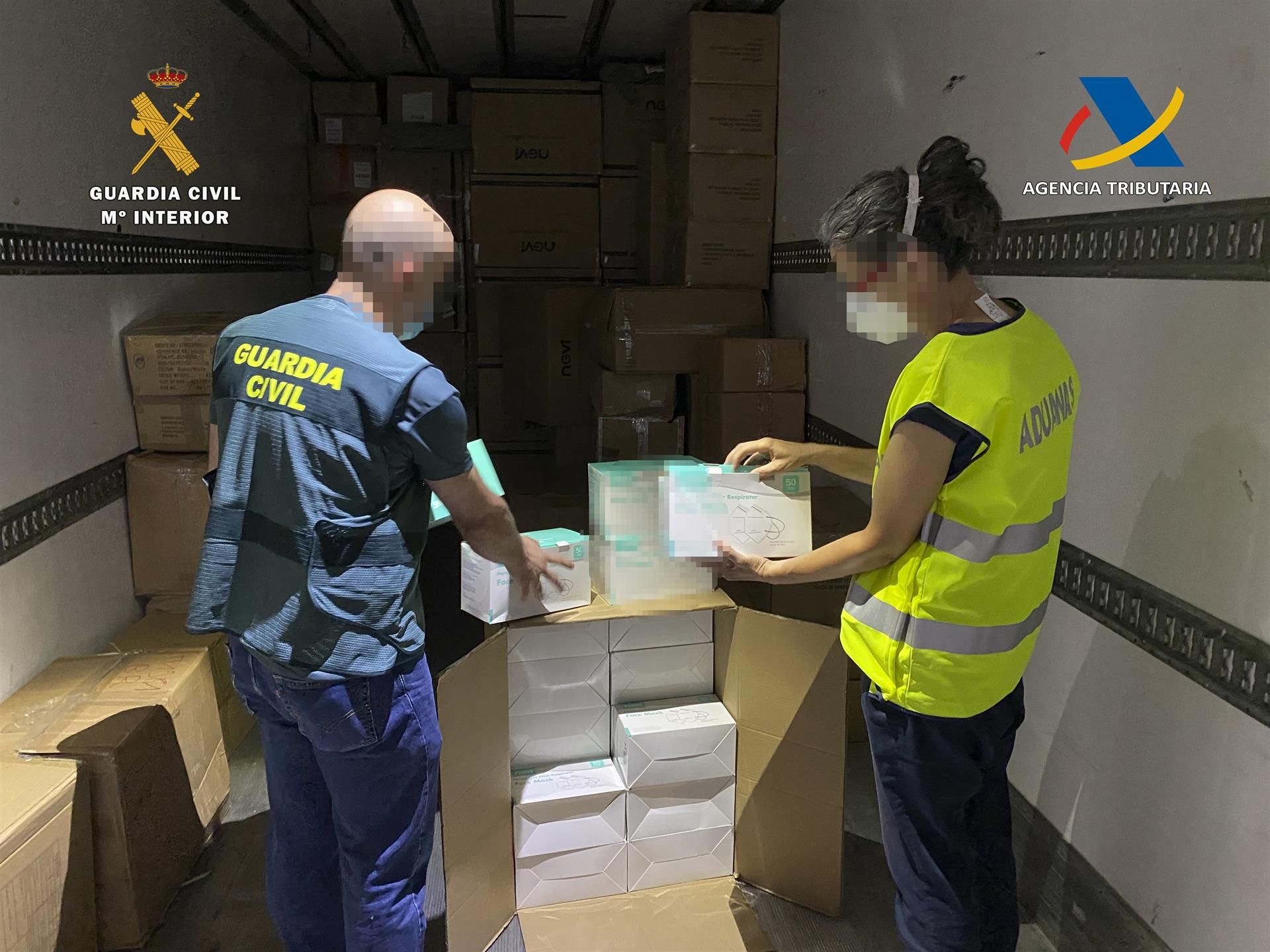 Mascarillas intervenidas en el Puerto de Almería - GUARDIA CIVIL 