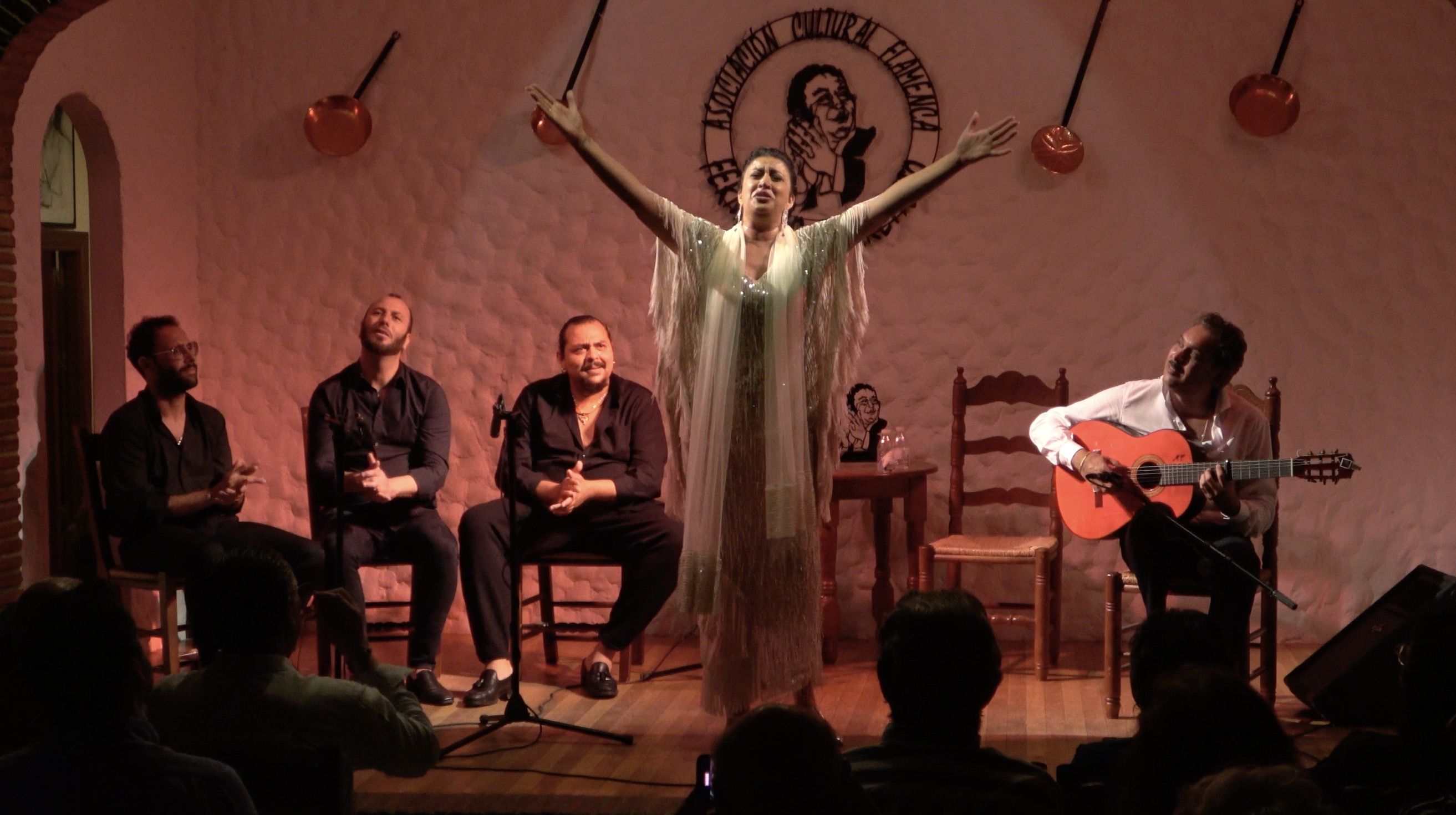 La Fabi recordando por bulerías a Fernando Terremoto (hijo) el pasado sábado en la asocación cultural flamenca que honra su memoria.