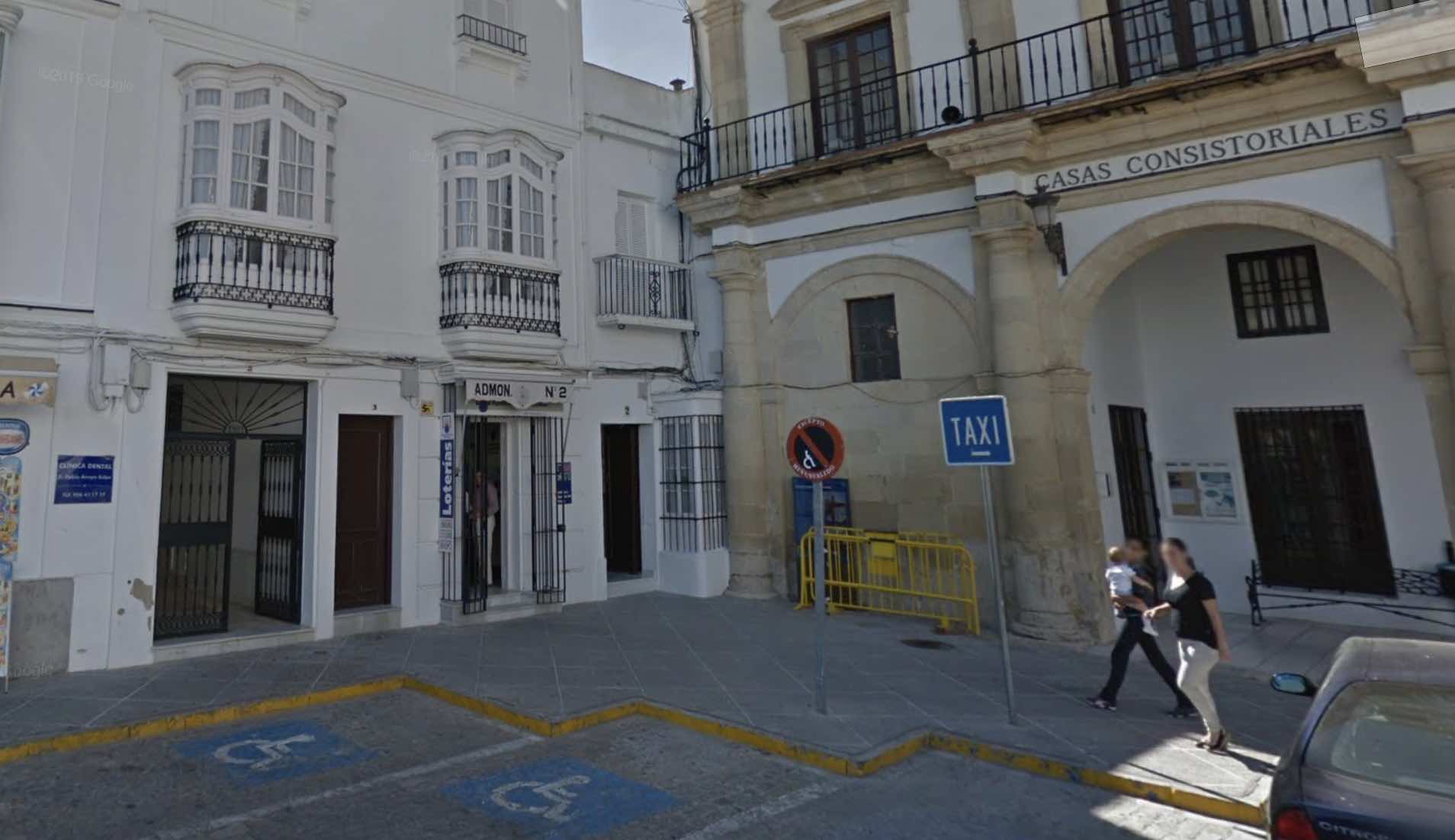 La administración de loterías en la plaza de España de Medina, en una imagen de Google.