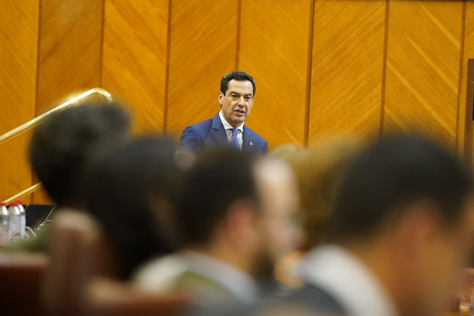 Juanma Moreno, presidente de la Junta, en una acto reciente en el Parlamento andaluz.