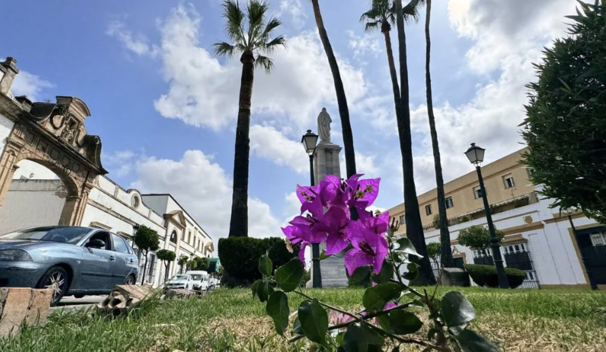 La Plaza de los Jazmines recién remodelada en El Puerto, donde se realizan distintas inversiones.