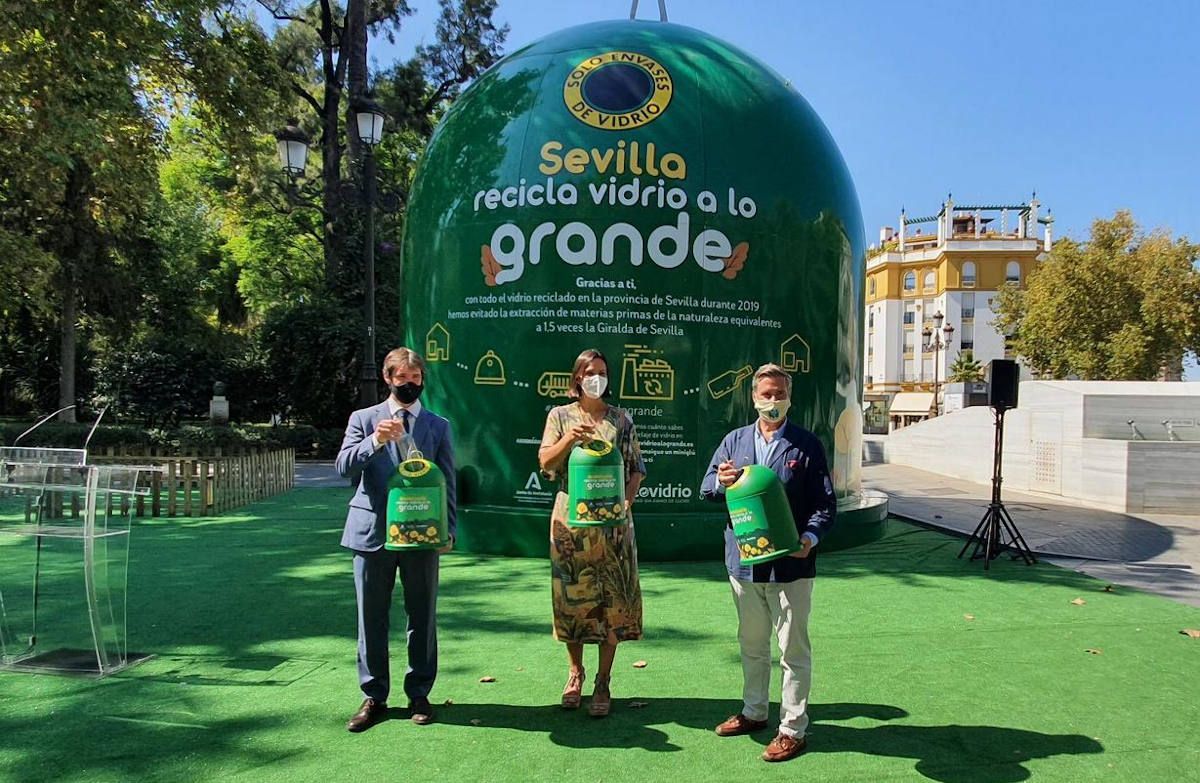 Presentación de la campaña de reciclaje de residuos en Sevilla. 