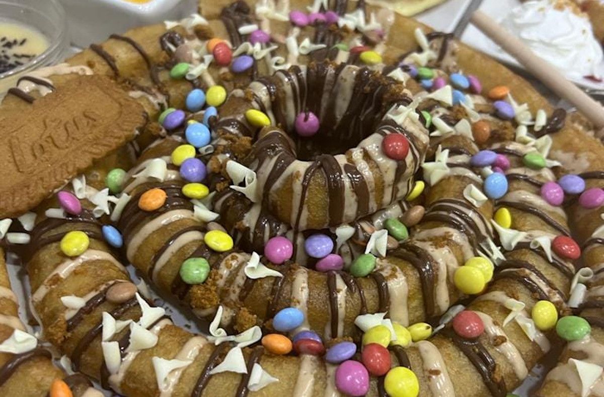 Churros innovadores en la cafetería Azahara de Armilla, en Granada.