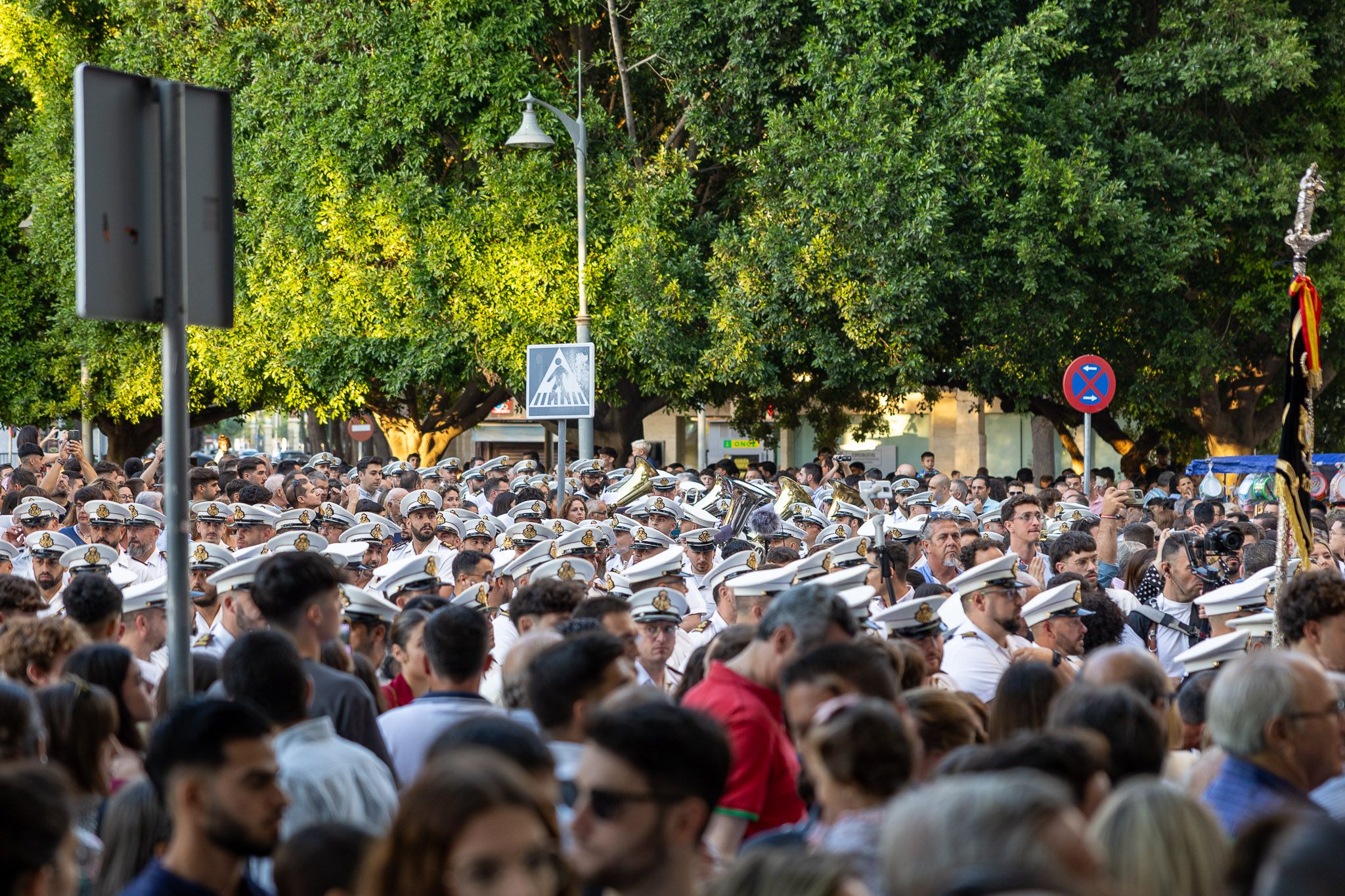 El Rosario de Cádiz levantando expectación. 
