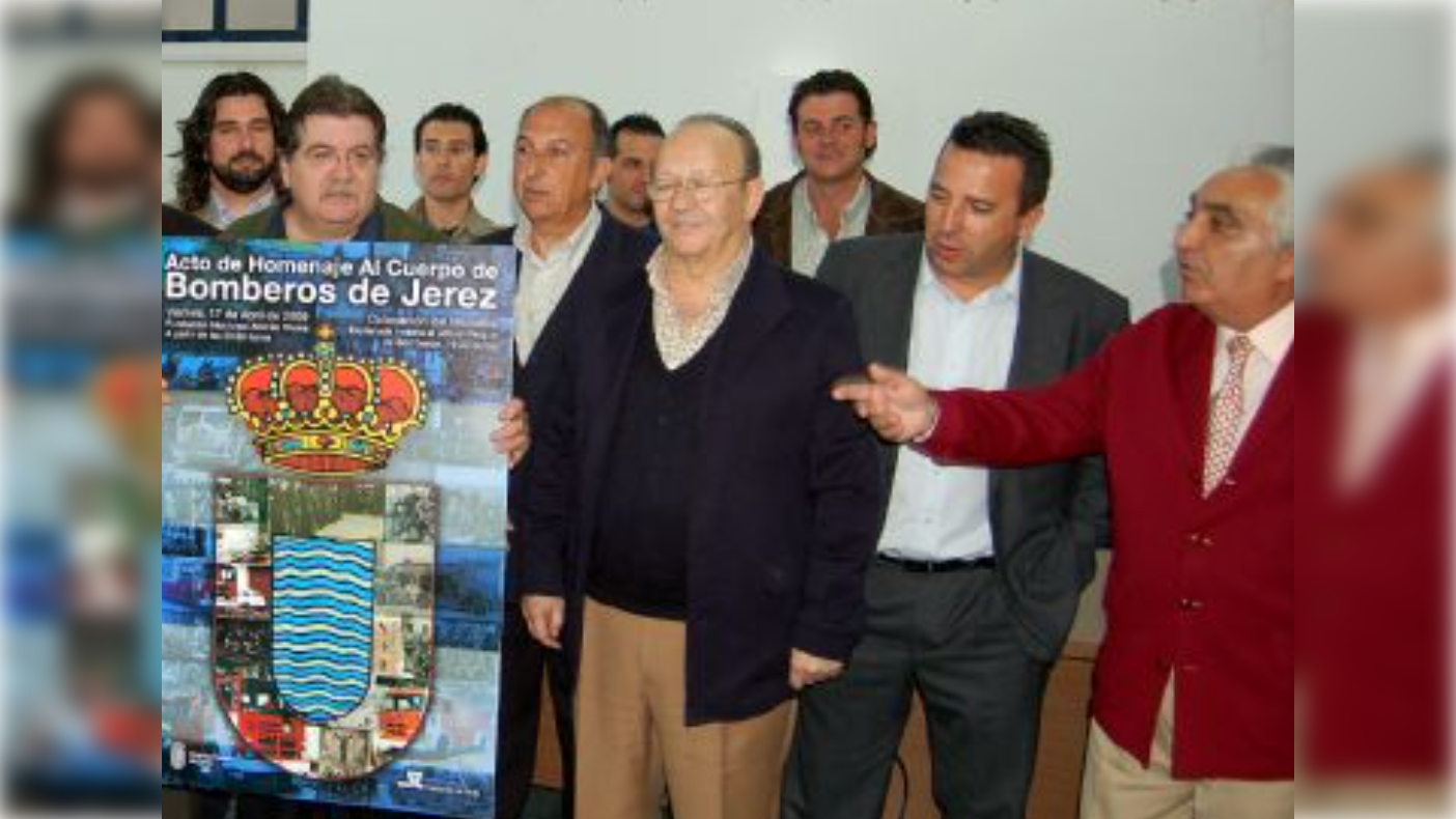 José Peña Suárez, en una imagen de hace años, en un acto de homenaje al Cuerpo de Bomberos de Jerez.