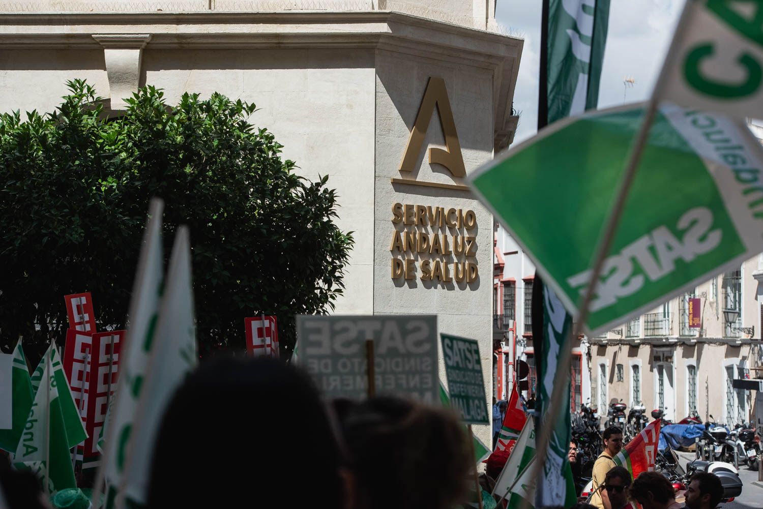 Manifestación de trabajadores del SAS ante la sede en Sevilla, en una imagen de archivo.