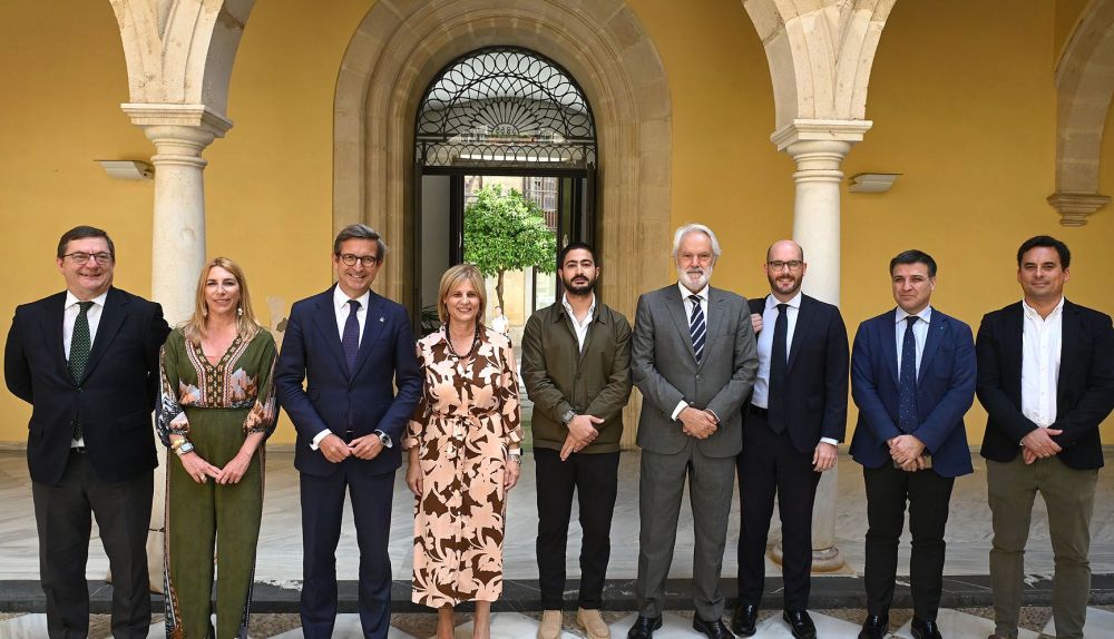 Alcaldesa   Consejero Industria   Plug and Play   04