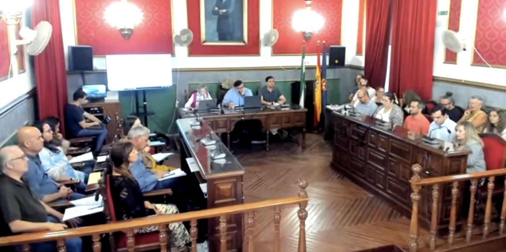 Imagen del pleno celebrado este jueves en Morón.