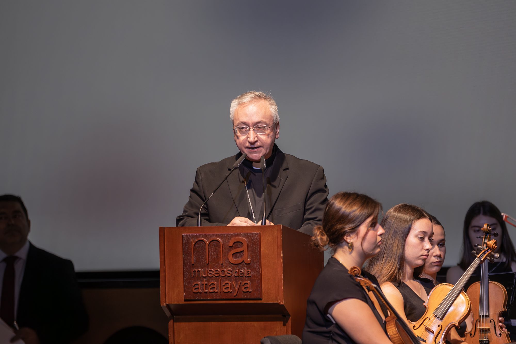 El obispo durante su intervención. 