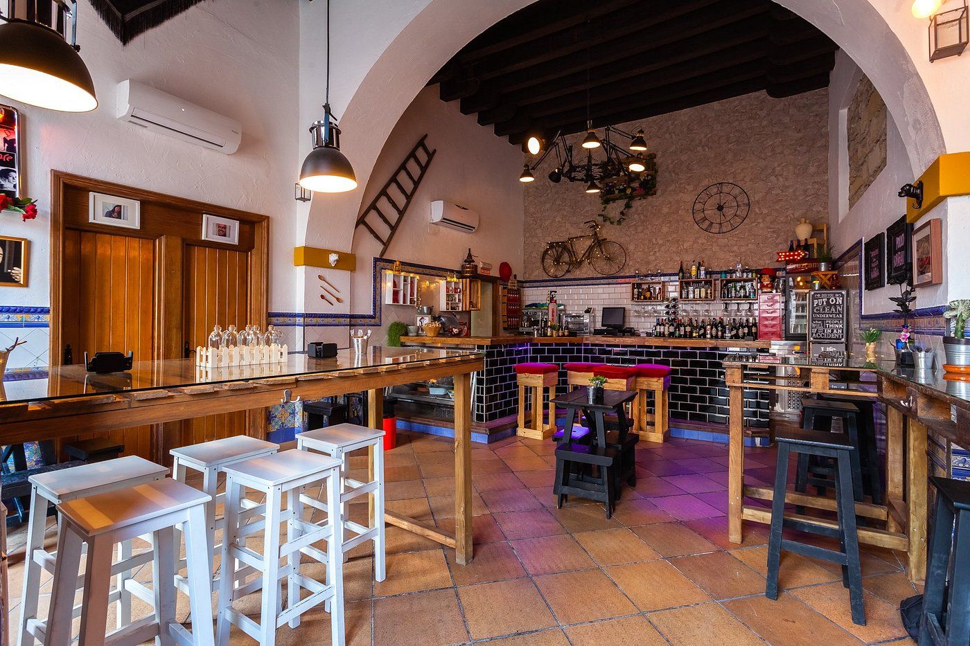 Interior de la gastrotaberna del centro de Jerez, en una imagen de Trip Advisor.