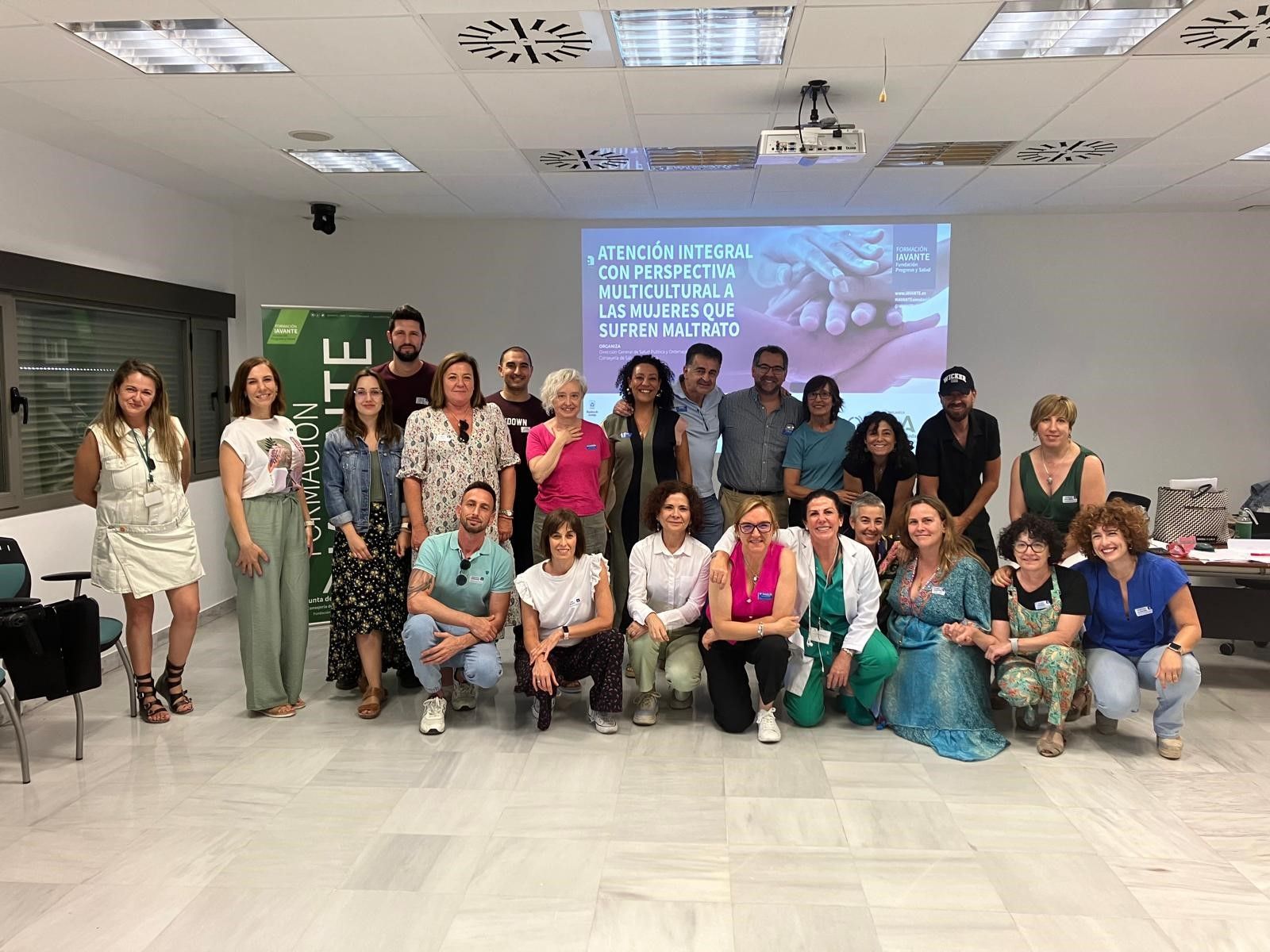 El alumnado de los cursos del 061 para una atención integral a mujeres que sufren malos tratos.