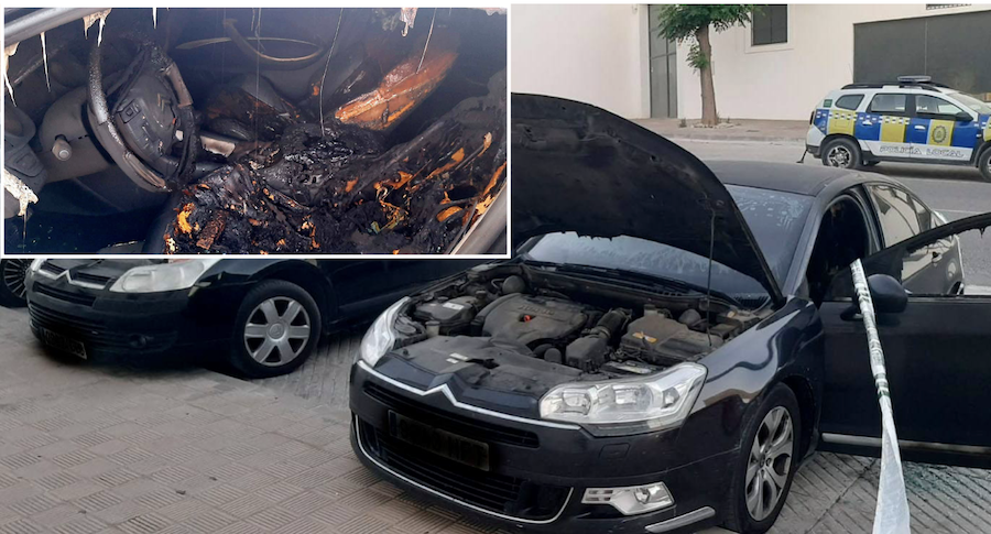 Los coches de los policías locales de Estepa, quemados.