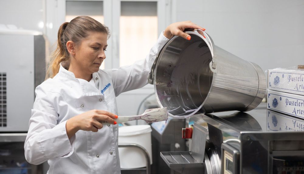 Inga, en el obrador familiar.