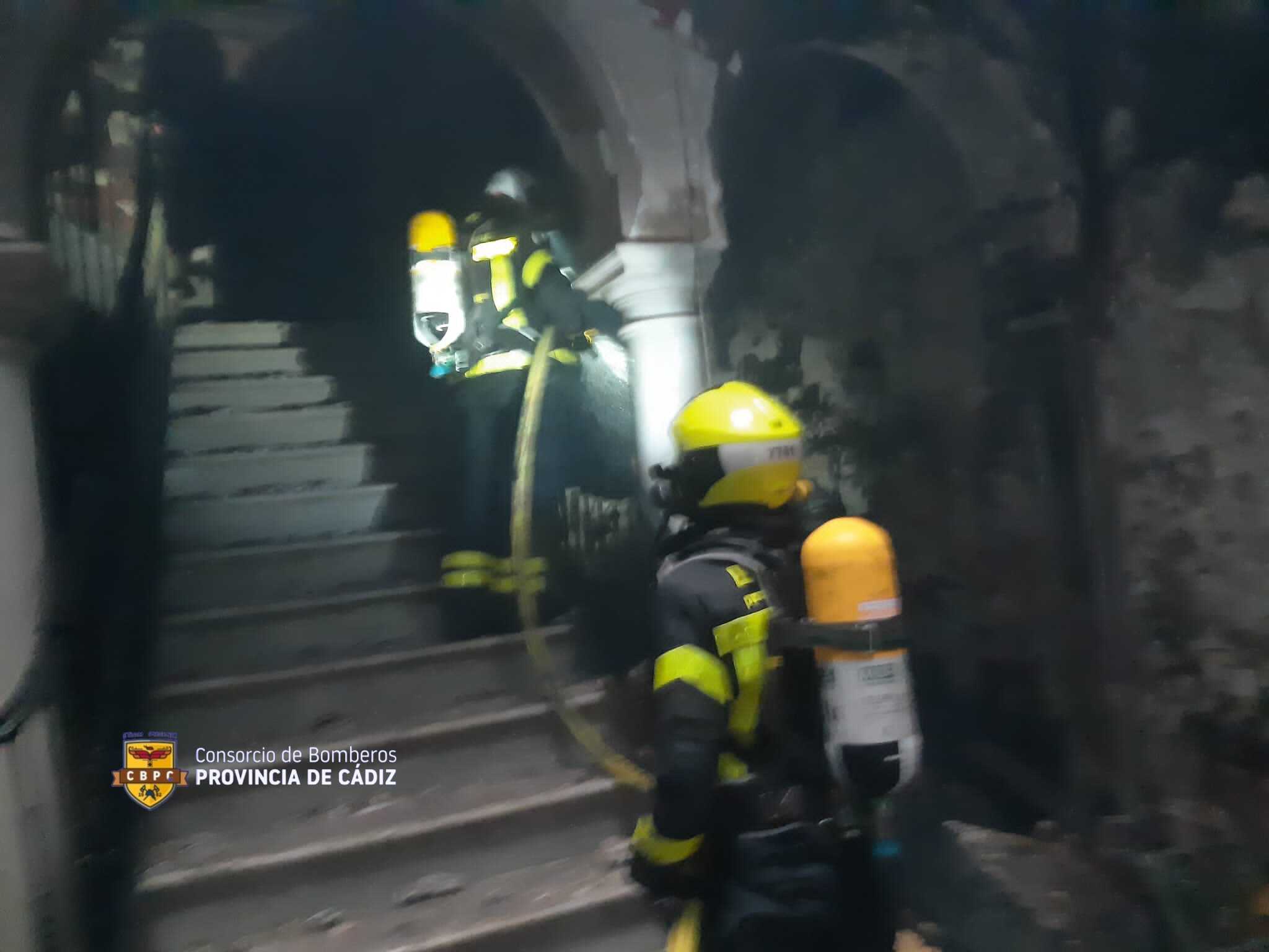 Imagen del incendio en Cádiz. Imagen del incendio en Cádiz.