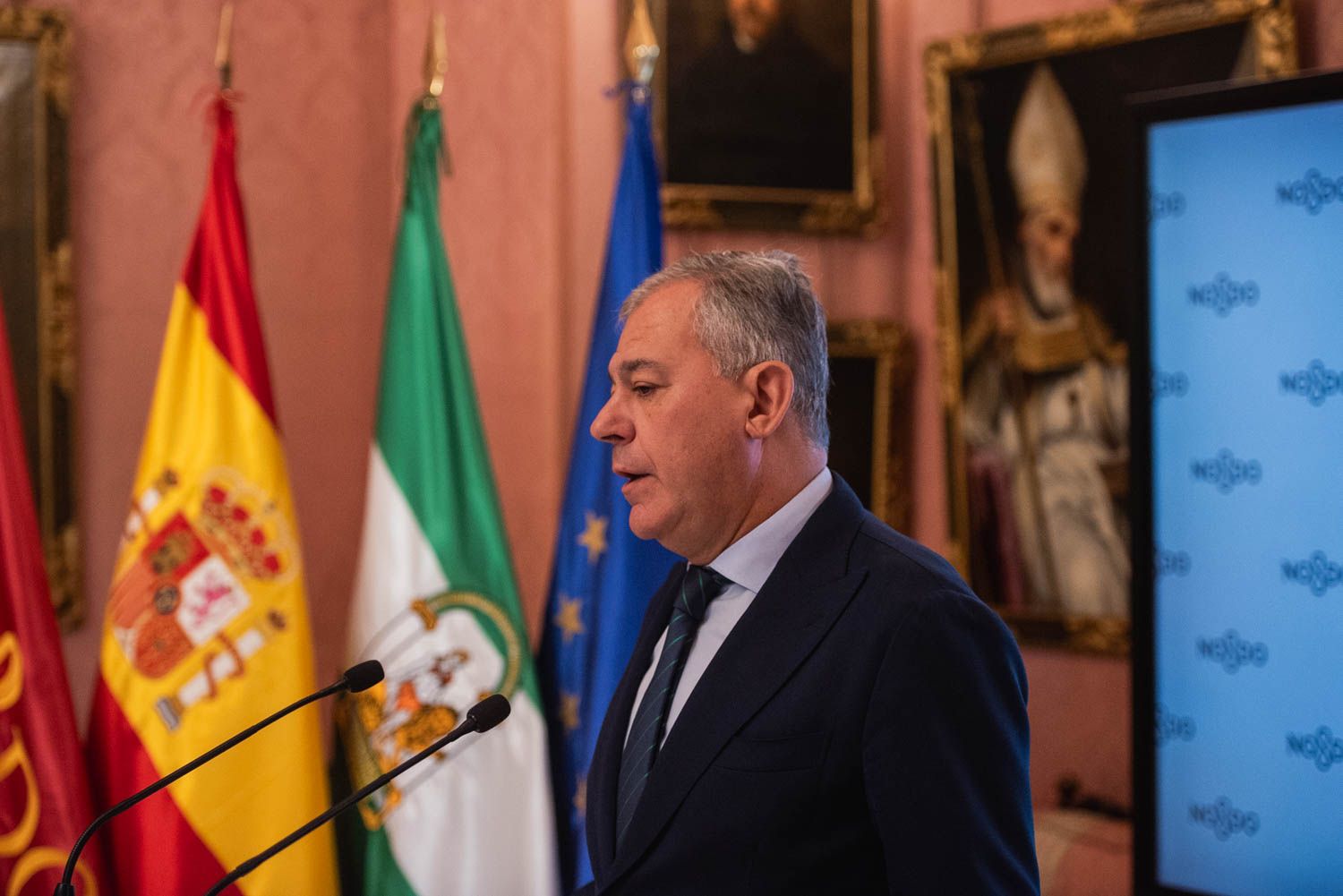 José Luis Sanz, alcalde de Sevilla, en una rueda de prensa en el Ayuntamiento.