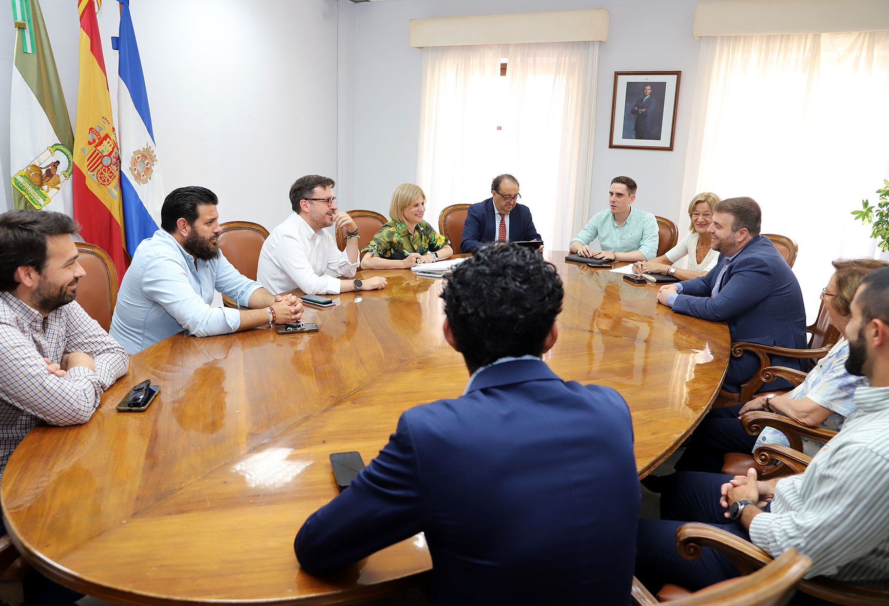 Imagen de la reunión de la alcaldesa y delegados con la Asociación Maria Auxiliadora.