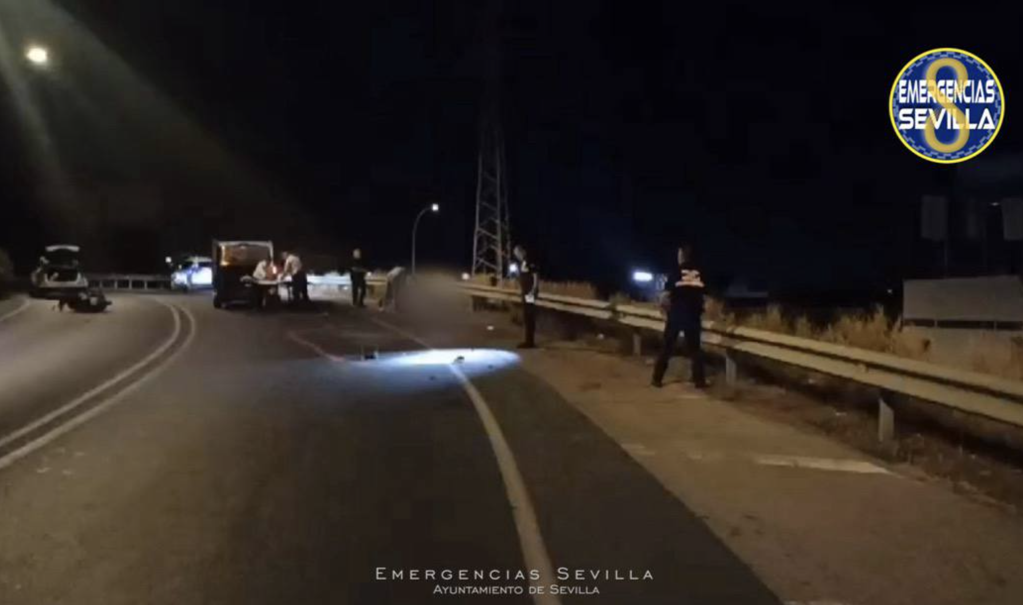 Imagen del trágico accidente que se ha cobrado la vida de un joven en Sevilla.