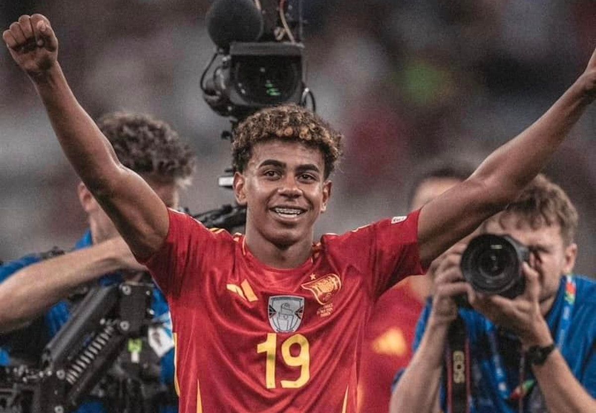 Lamine Yamal Nasraoui Ebana, el dorsal número diecinueve de la selección española de fútbol.
