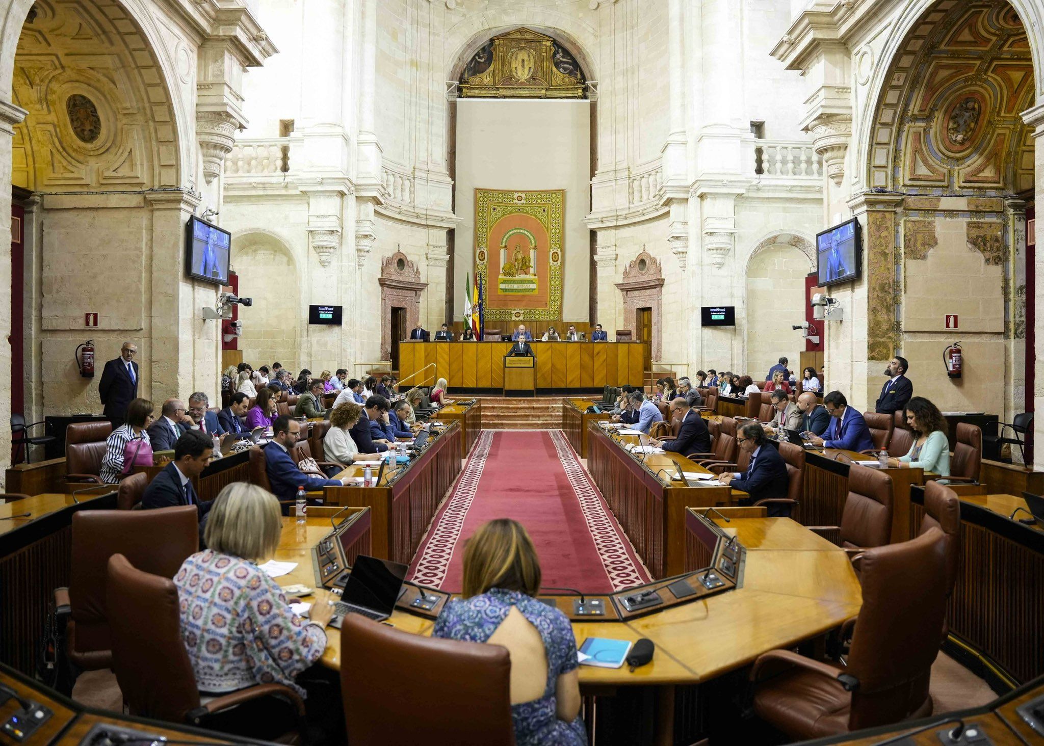 La última sesión en el Parlamento de Andalucía, donde volvió a debatirse la situación de la cultura.