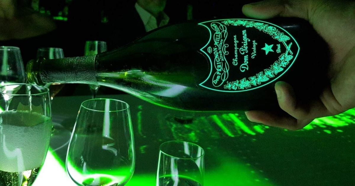 Un precio desorbitado pagó un cliente por una botella de champán en Marbella.